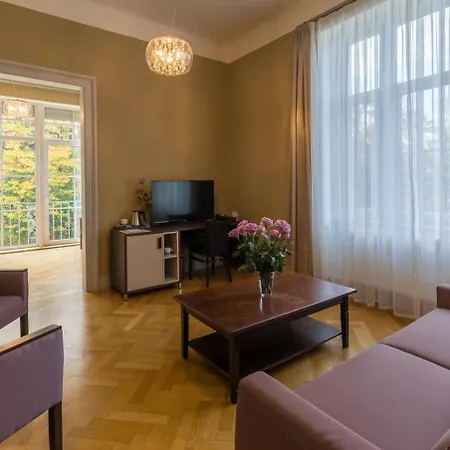 Wellness & Regenhart 度假村 耶塞尼克